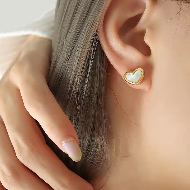 Cheryl Shell-Pearl Heart Studs -18K
