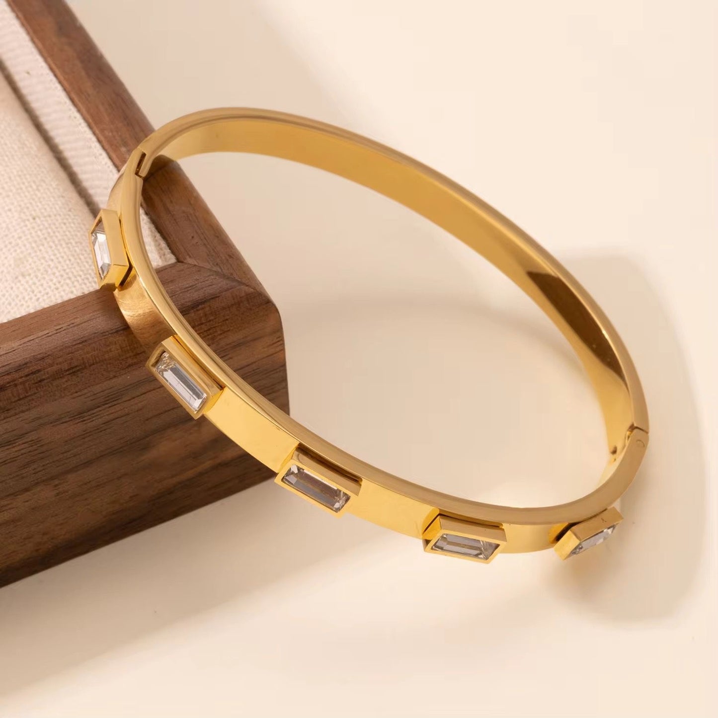 Anna Baguatte Gem Bracelet