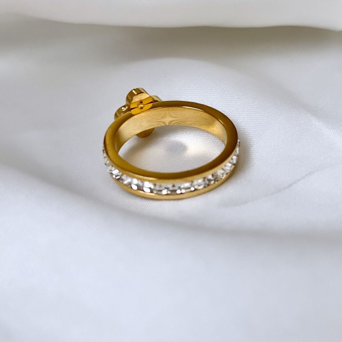 Diamanté Black Clover Ring