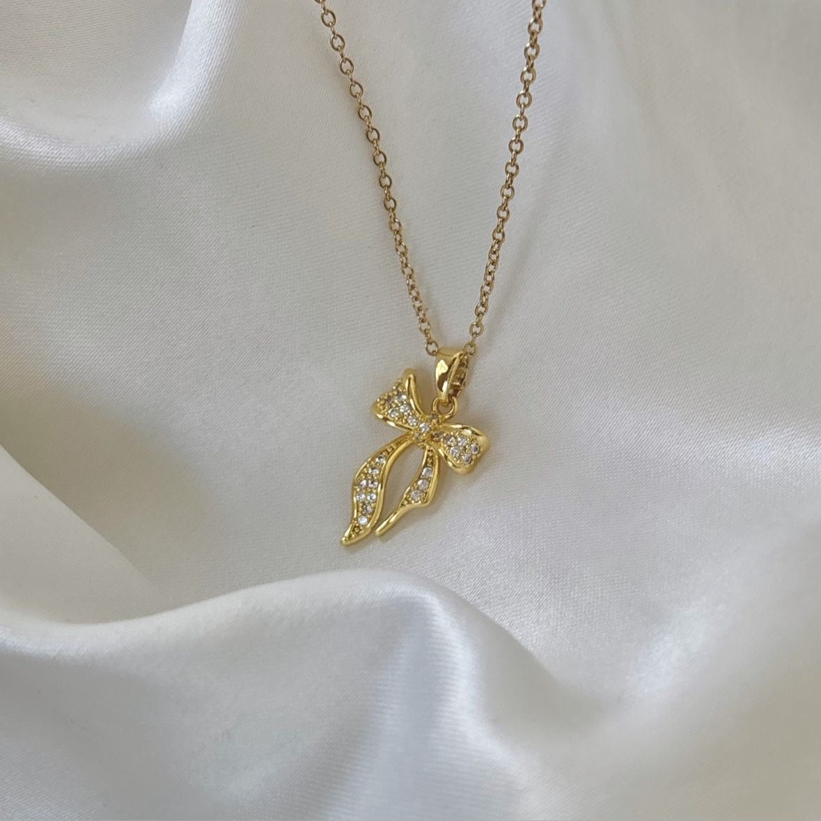 Glitzy Bow Necklace
