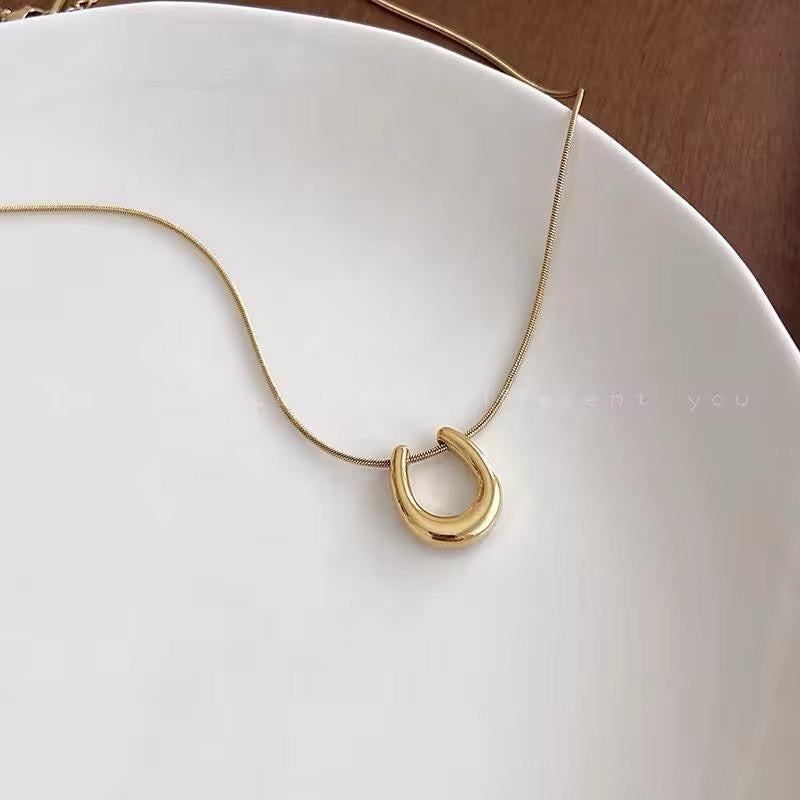 Horse Shoe Necklace