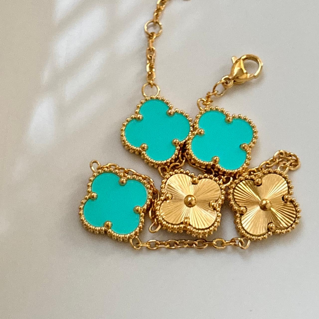 Luxurious Turquoise X Gold 5 Motifs Clover Bracelet -22K