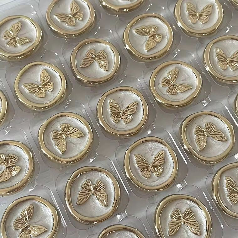 Fairycore Flutter Studs -18K | White