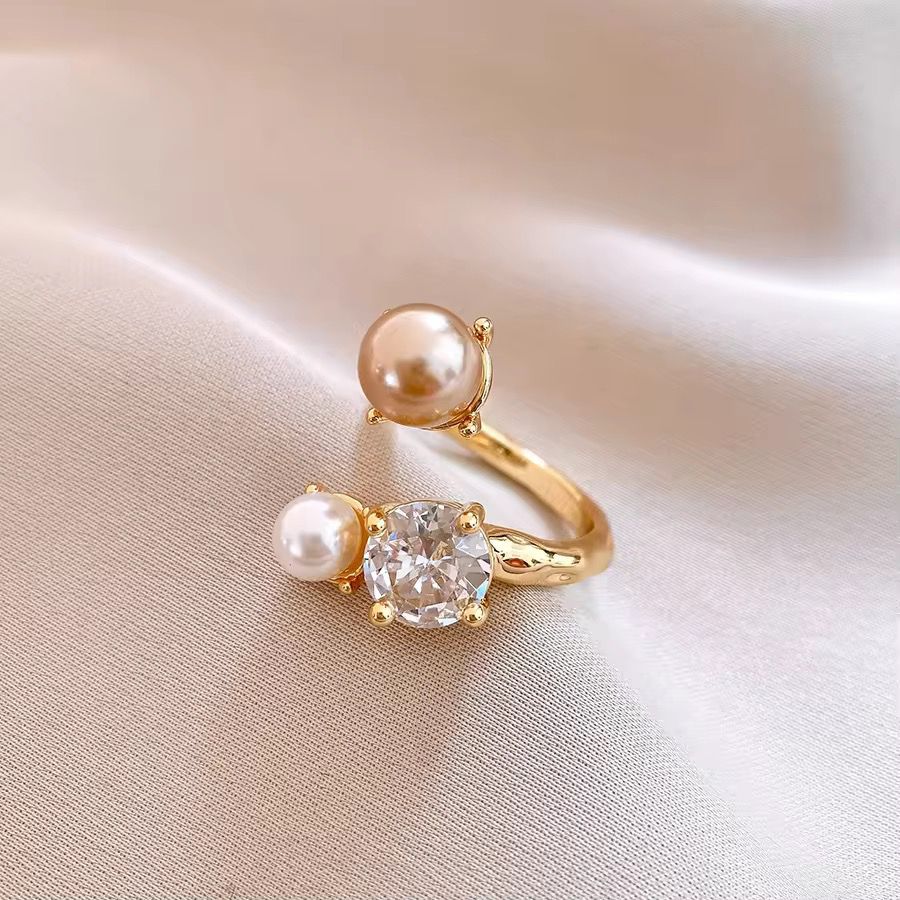 Elira Pearls & Diamond Ring