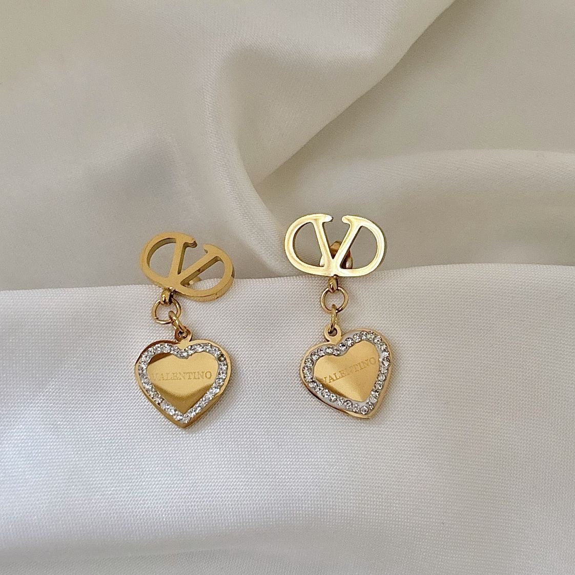 Luxe V-Heart Drops Studs