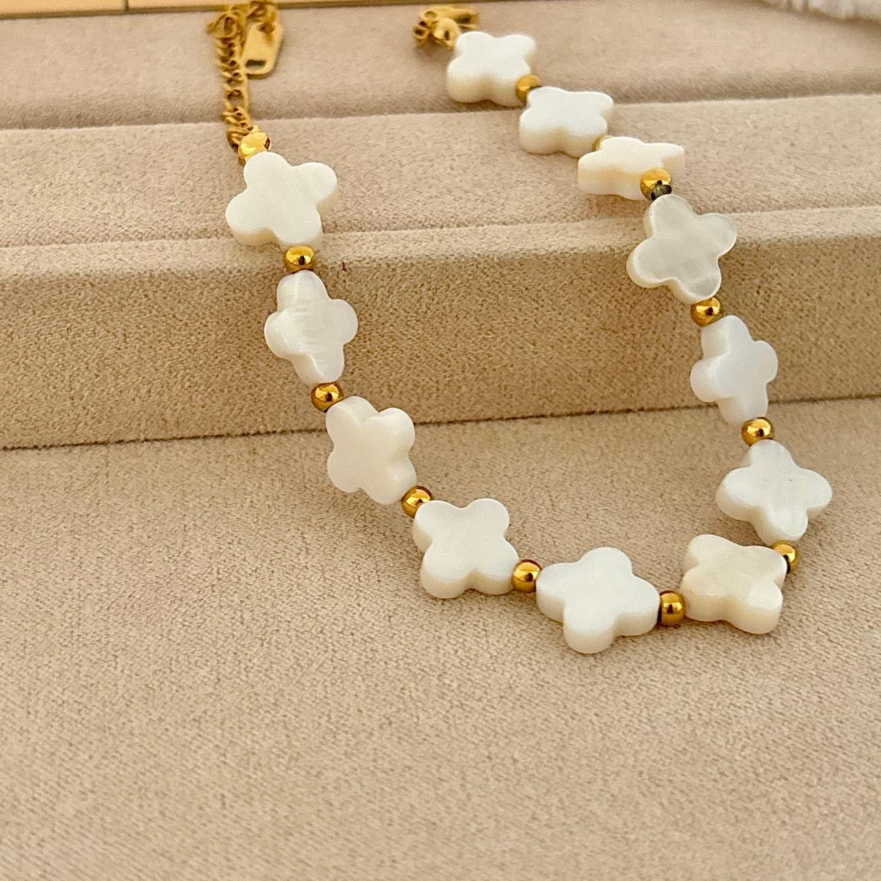 Shell Lucky Clovia Bracelet