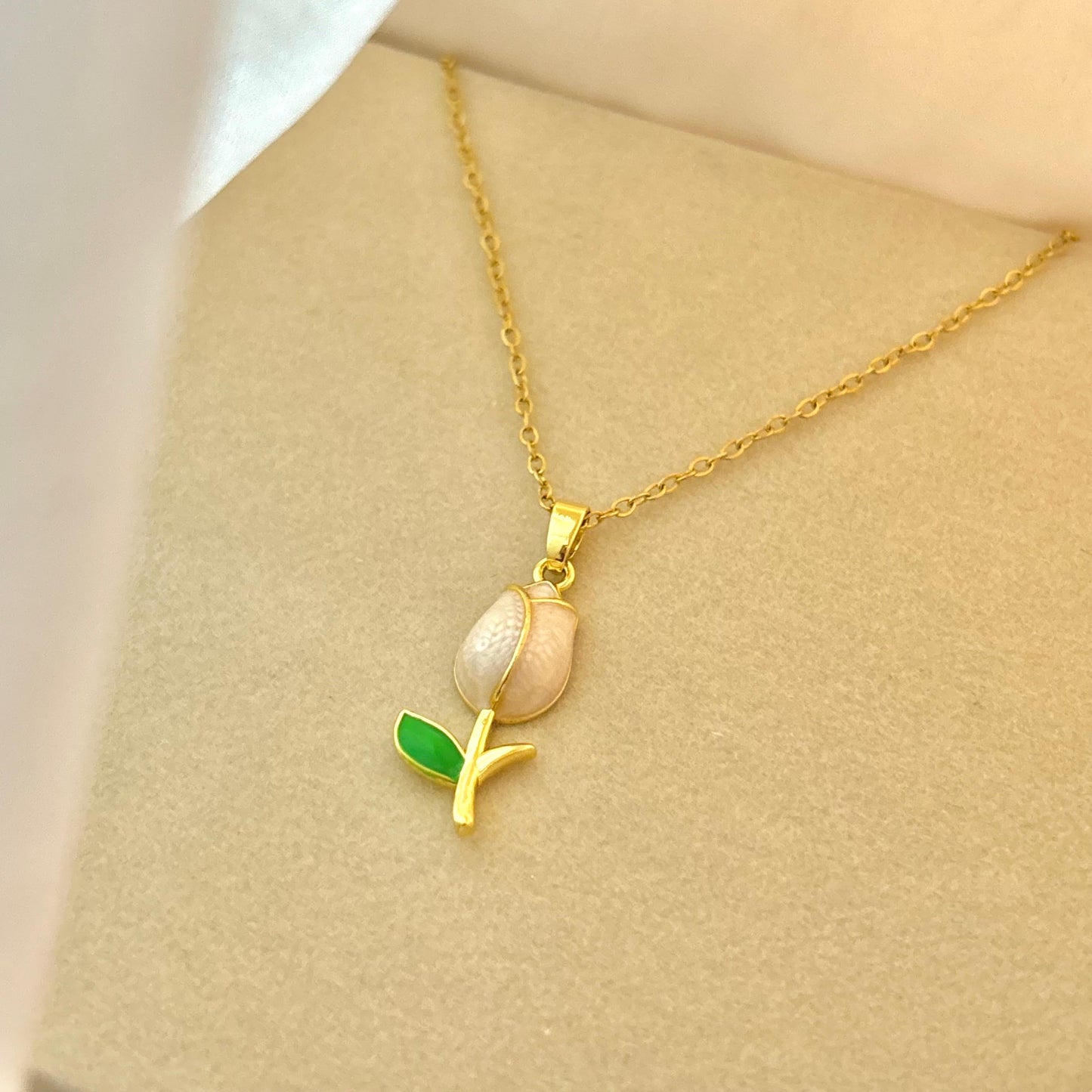 Tulip Necklace