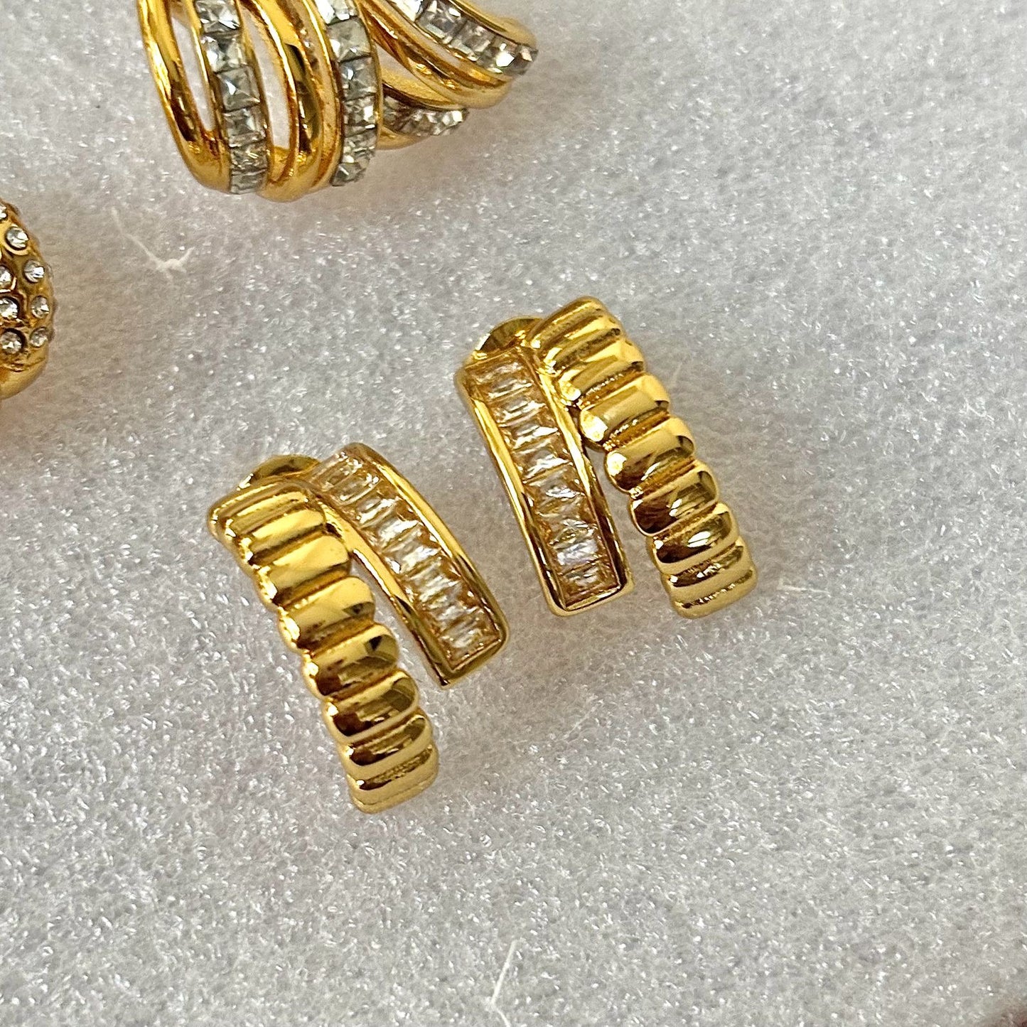 Ribbed Icy Studs