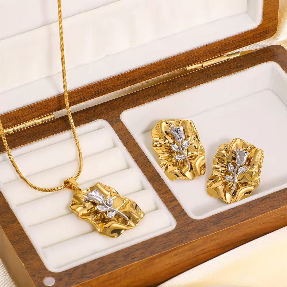 Rosa Crushed Necklace