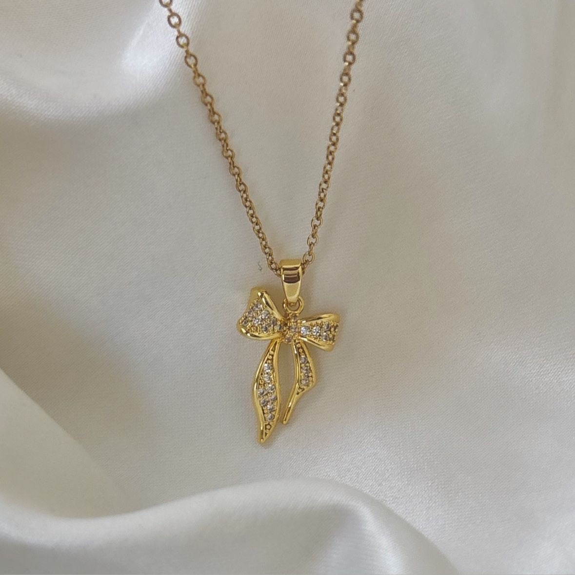 Glitzy Bow Necklace