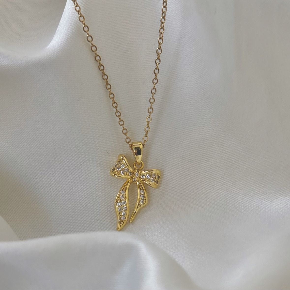 Glitzy Bow Necklace