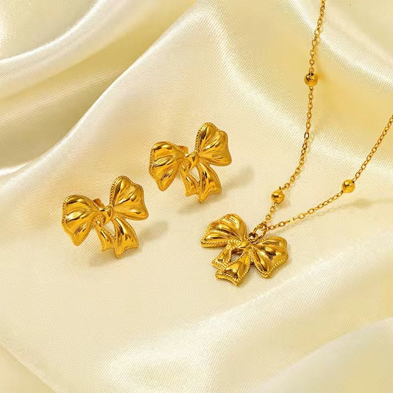 Disty Bow Necklace -18K