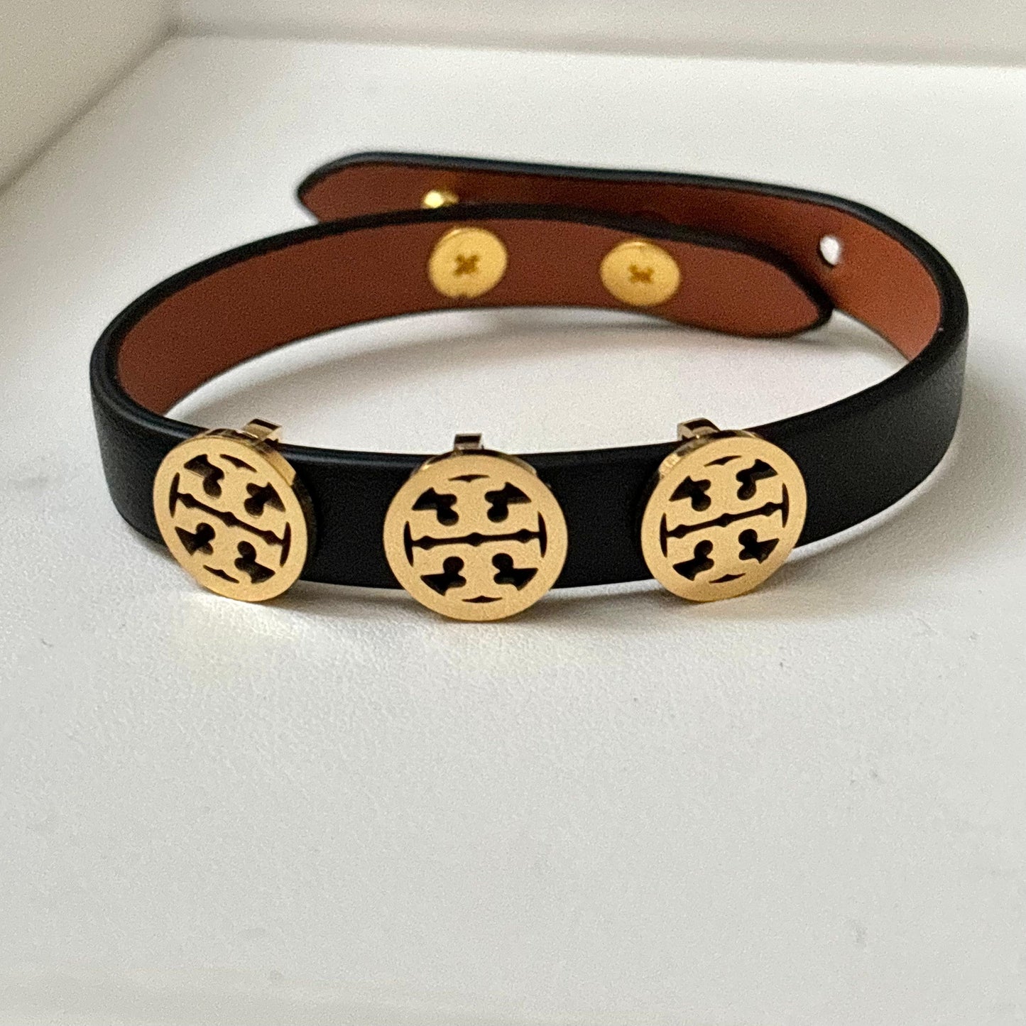 T- Signature Leather Bracelet -22K