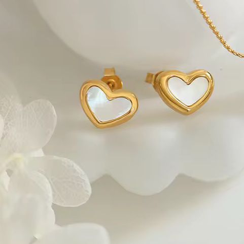Cheryl Shell-Pearl Heart Studs -18K