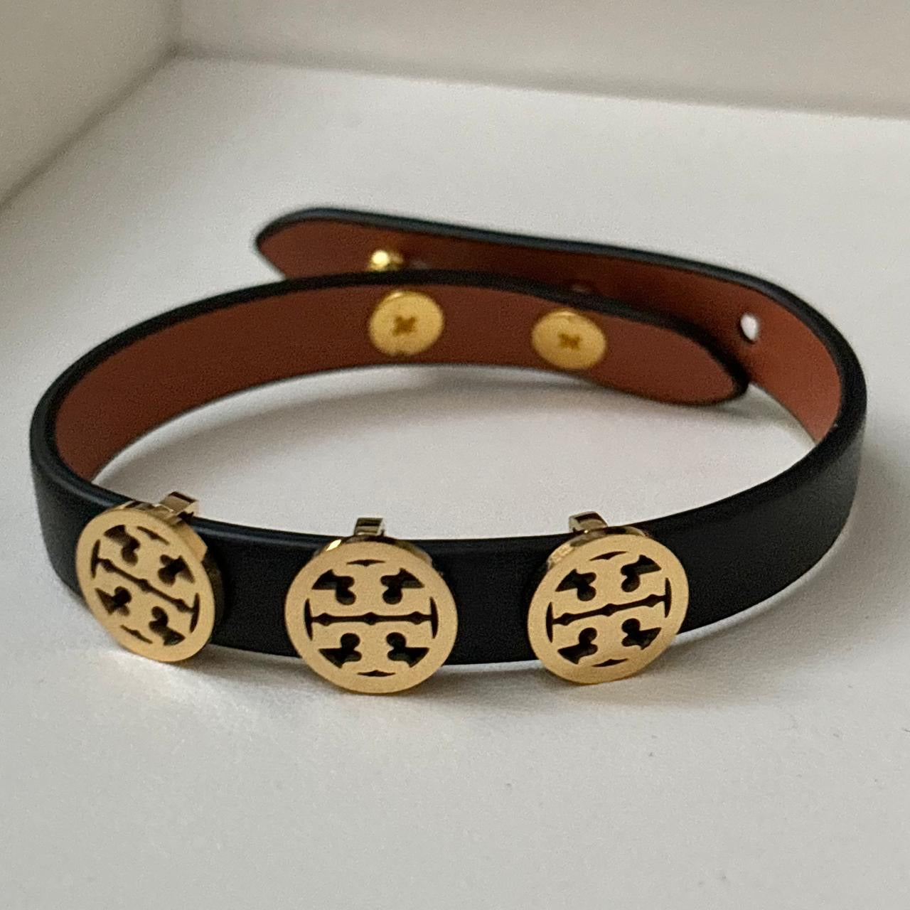 T- Signature Leather Bracelet -22K