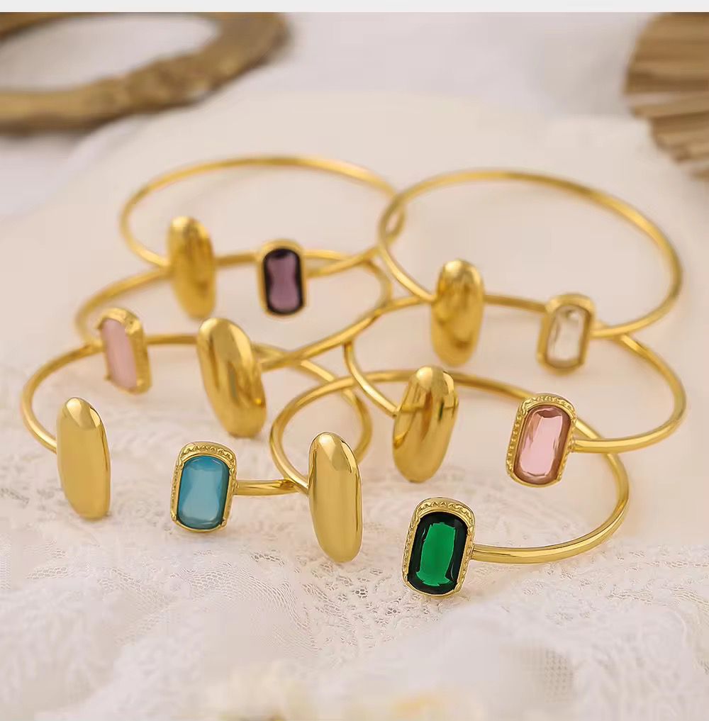 Aurum LUX Cuff -Emerald Elegance