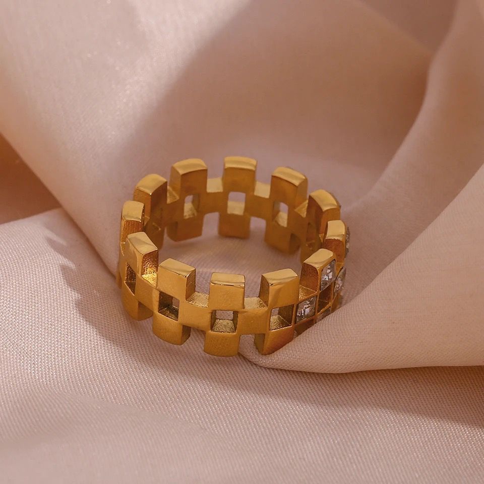 Everly Mesh Ring