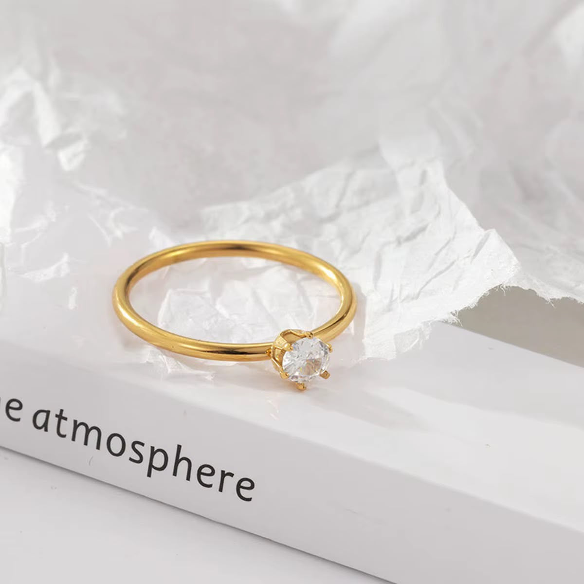 Solitaire Lumière Ring