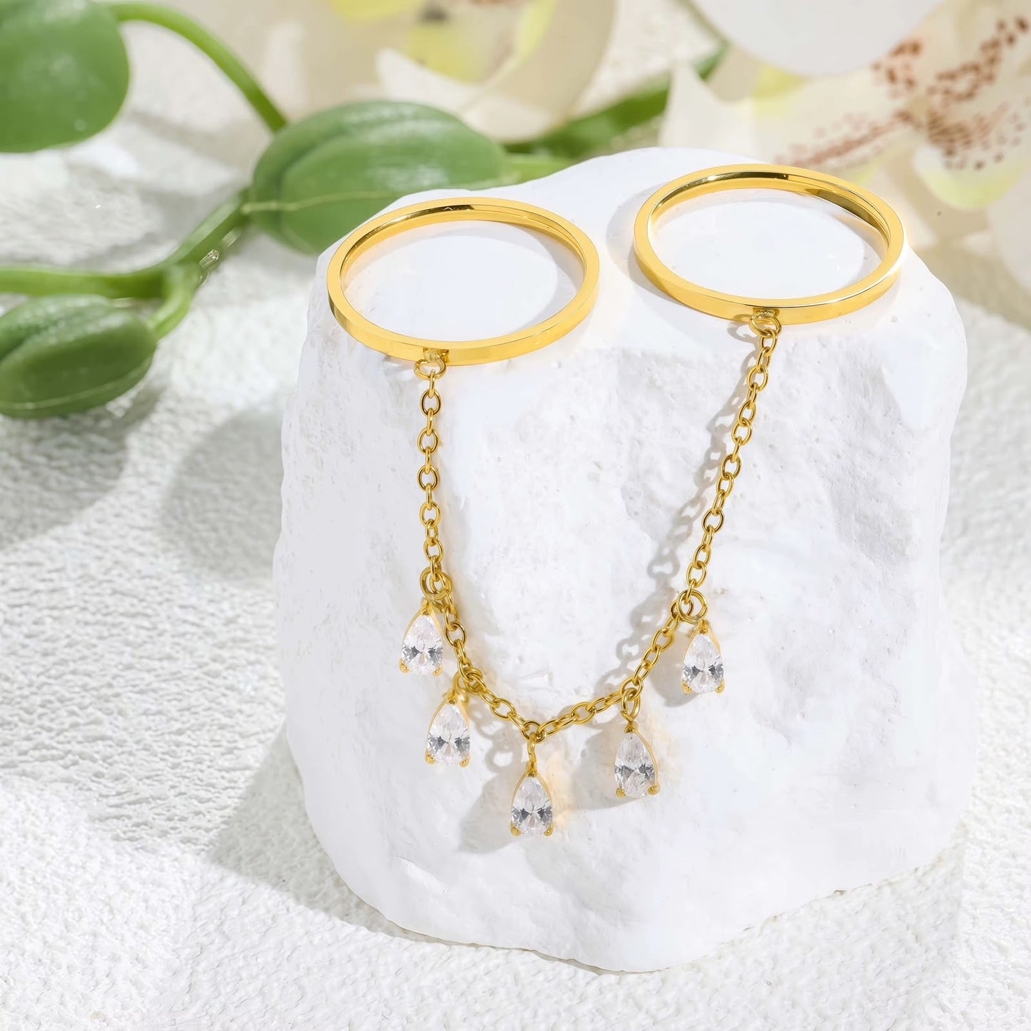 Evara Dewdrop Chain Stack Ring
