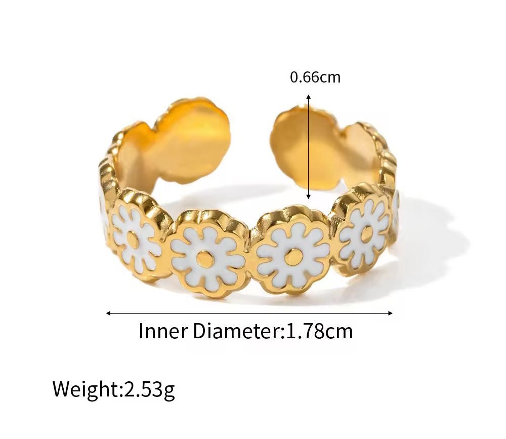 Daisy Bloom Ring -White