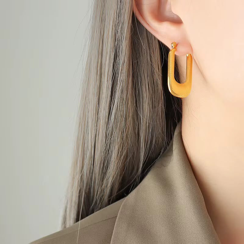Elara Hoops