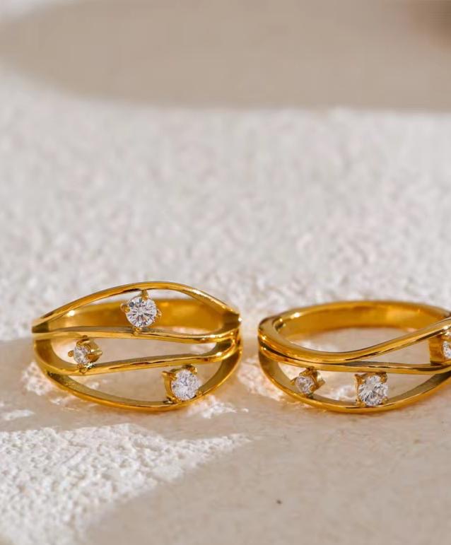 Luster Waves Ring