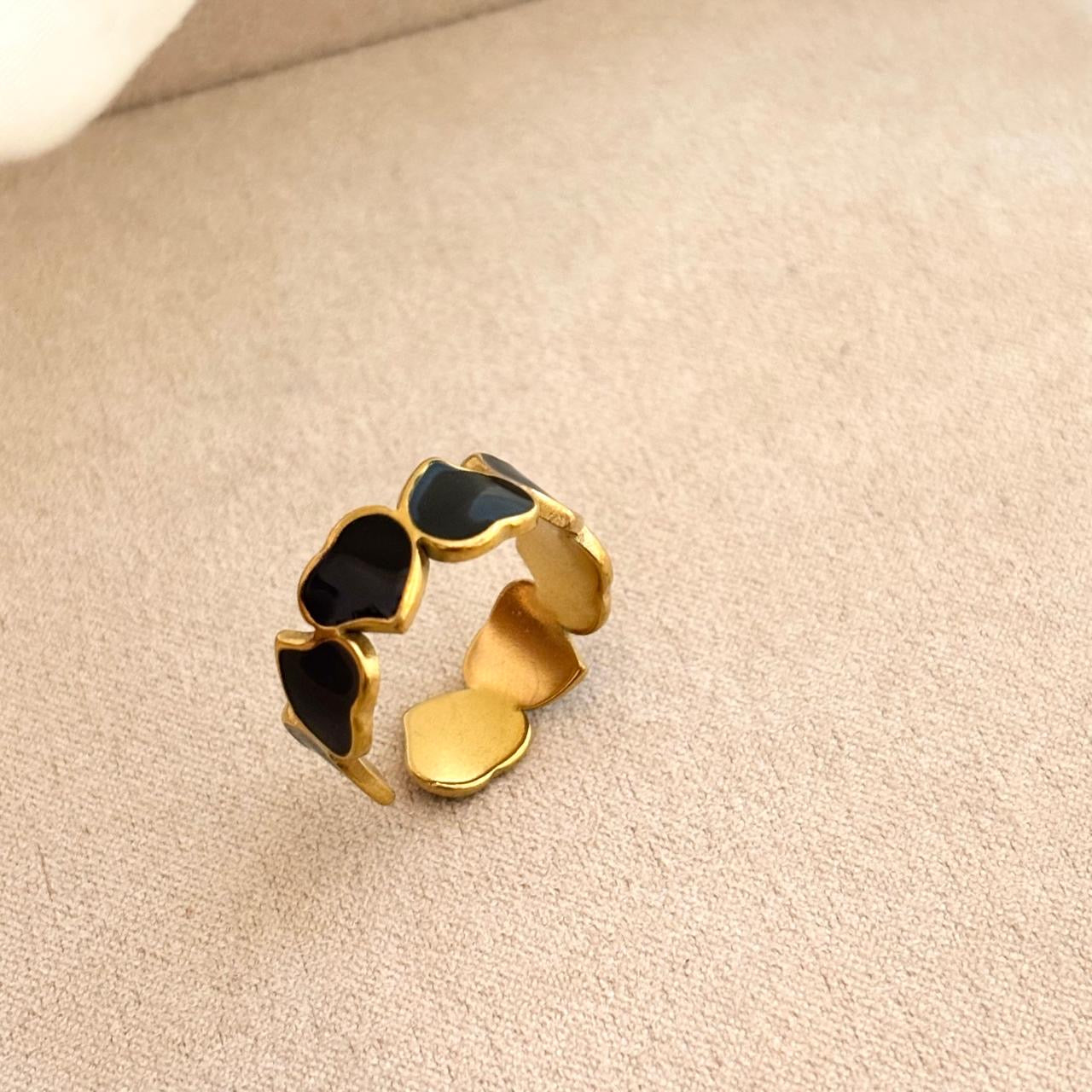 Hearty Loops Open Ring -Black