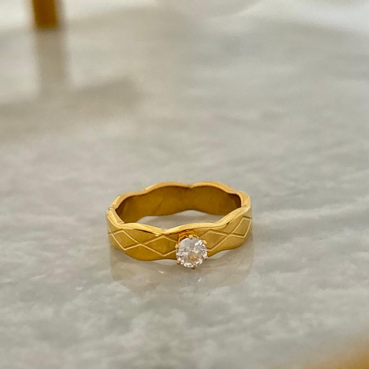 Curvy Solitaire Ring