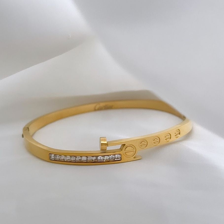 Baguette Cz Nail Bracelet -18K