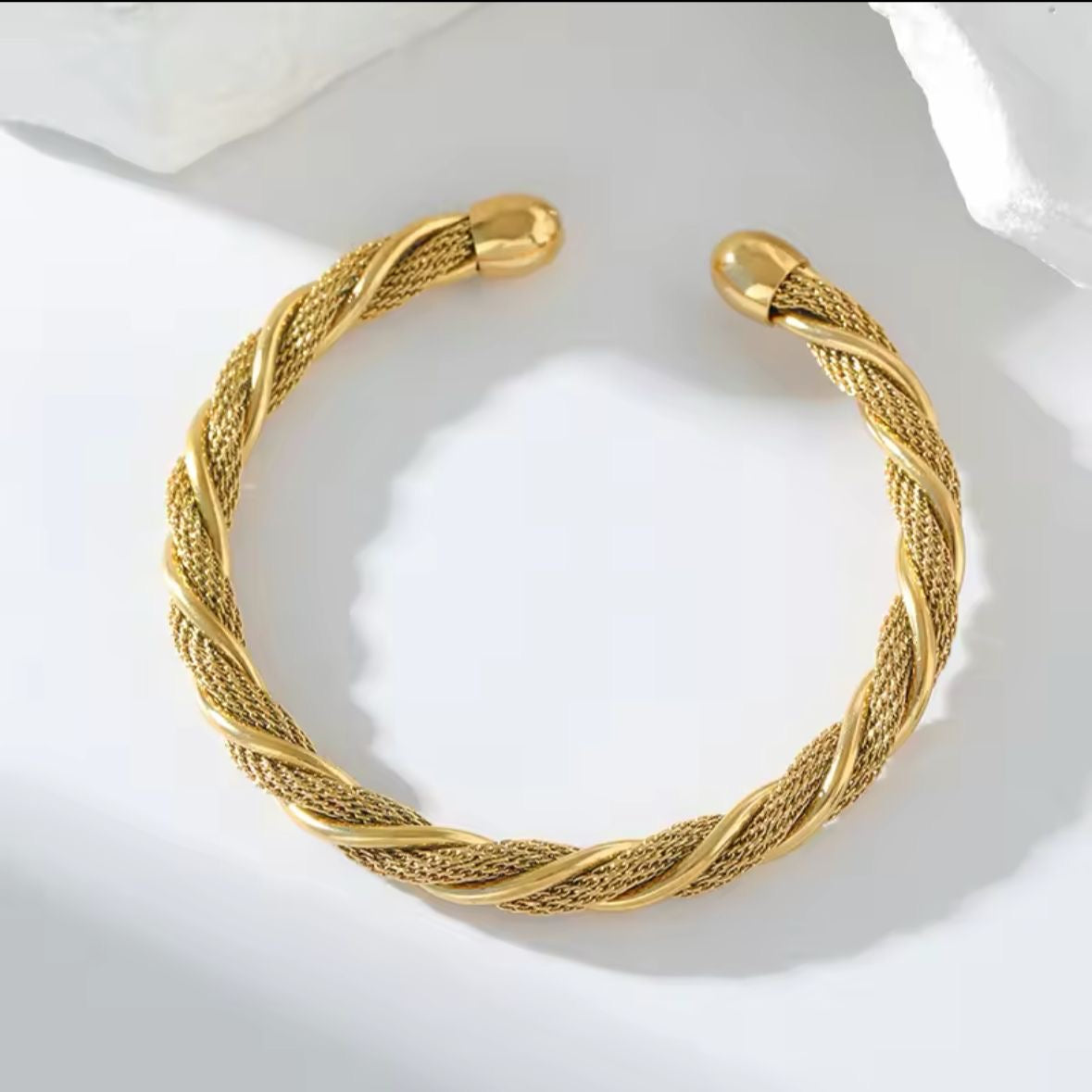 Luxe Twisted Bracelet -18K