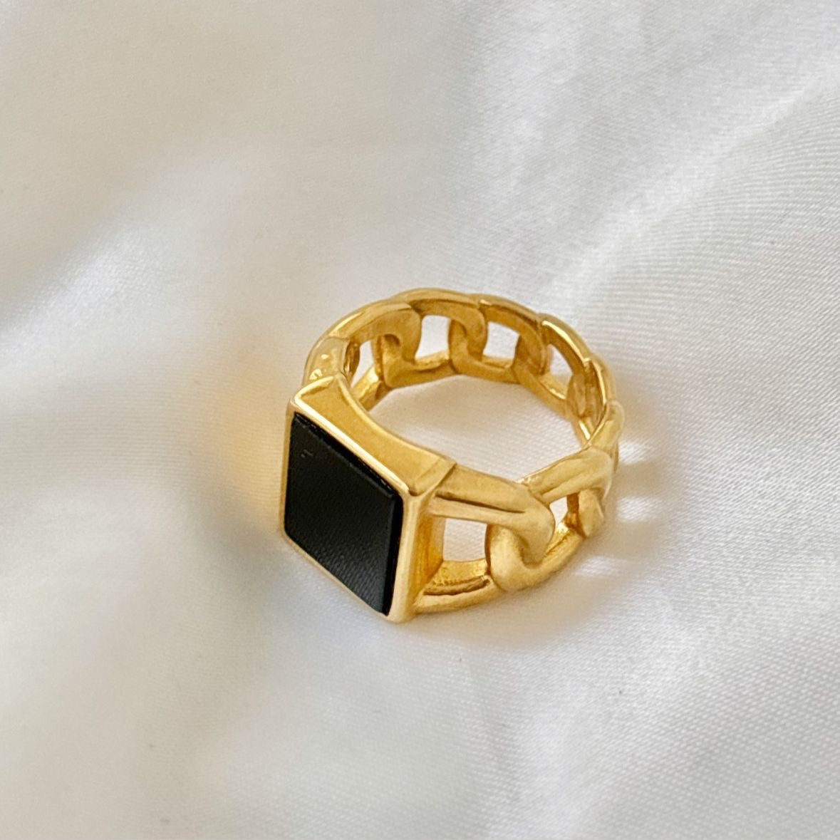 OG Noir Curb Ring -18K