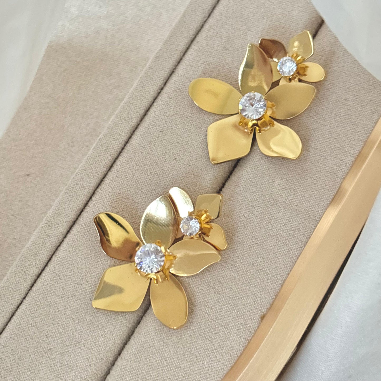 Amaryllis LUX Studs