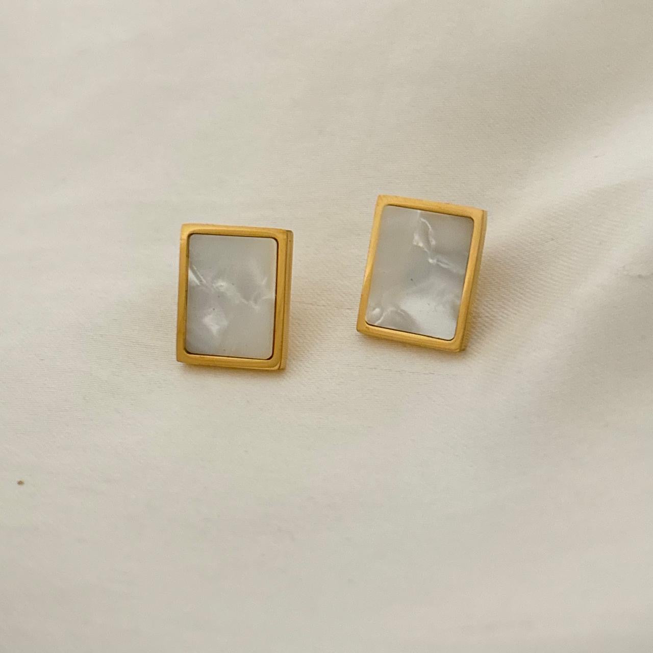 Moonstone Studs -18K