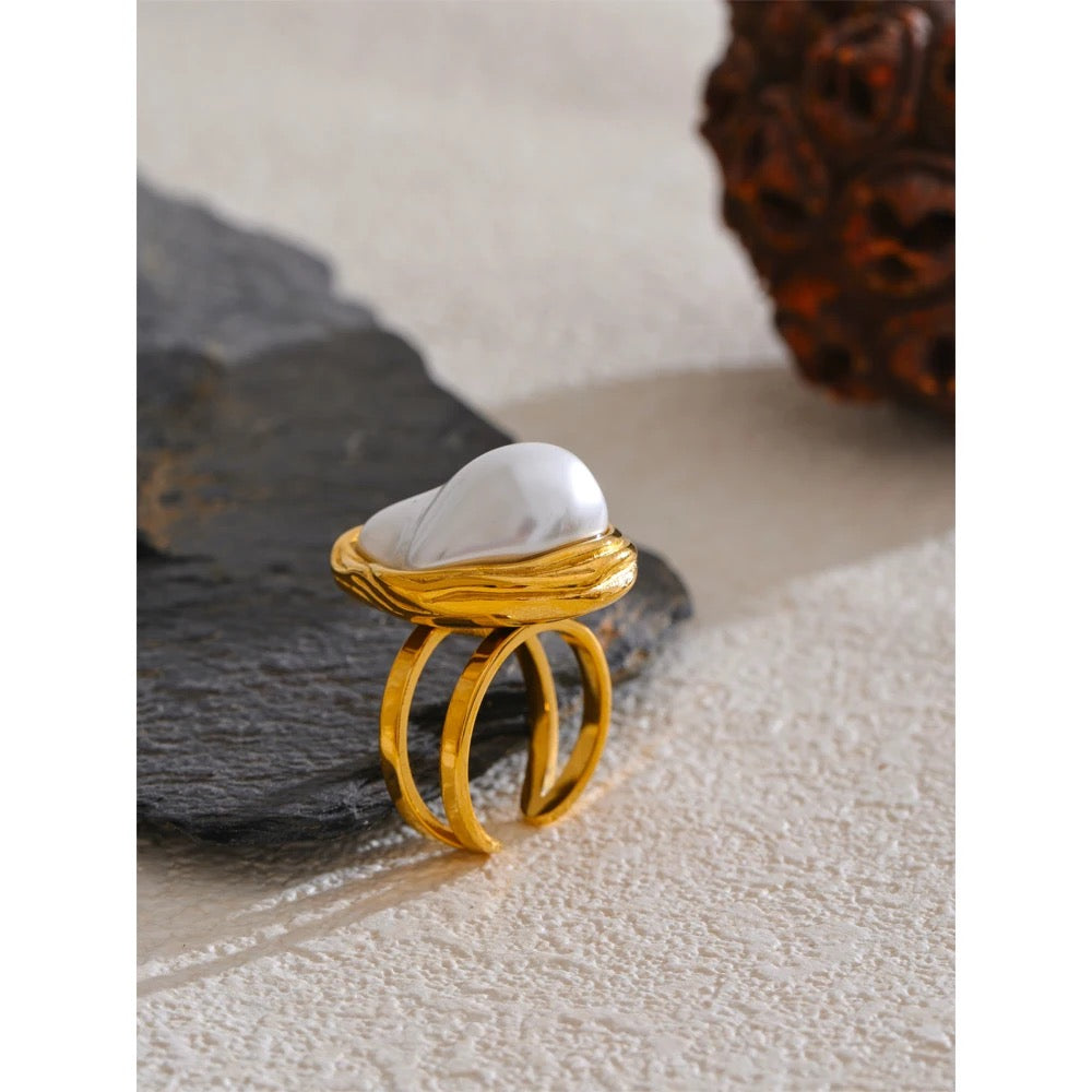 Irregular Baroque Pearl Ring -18K