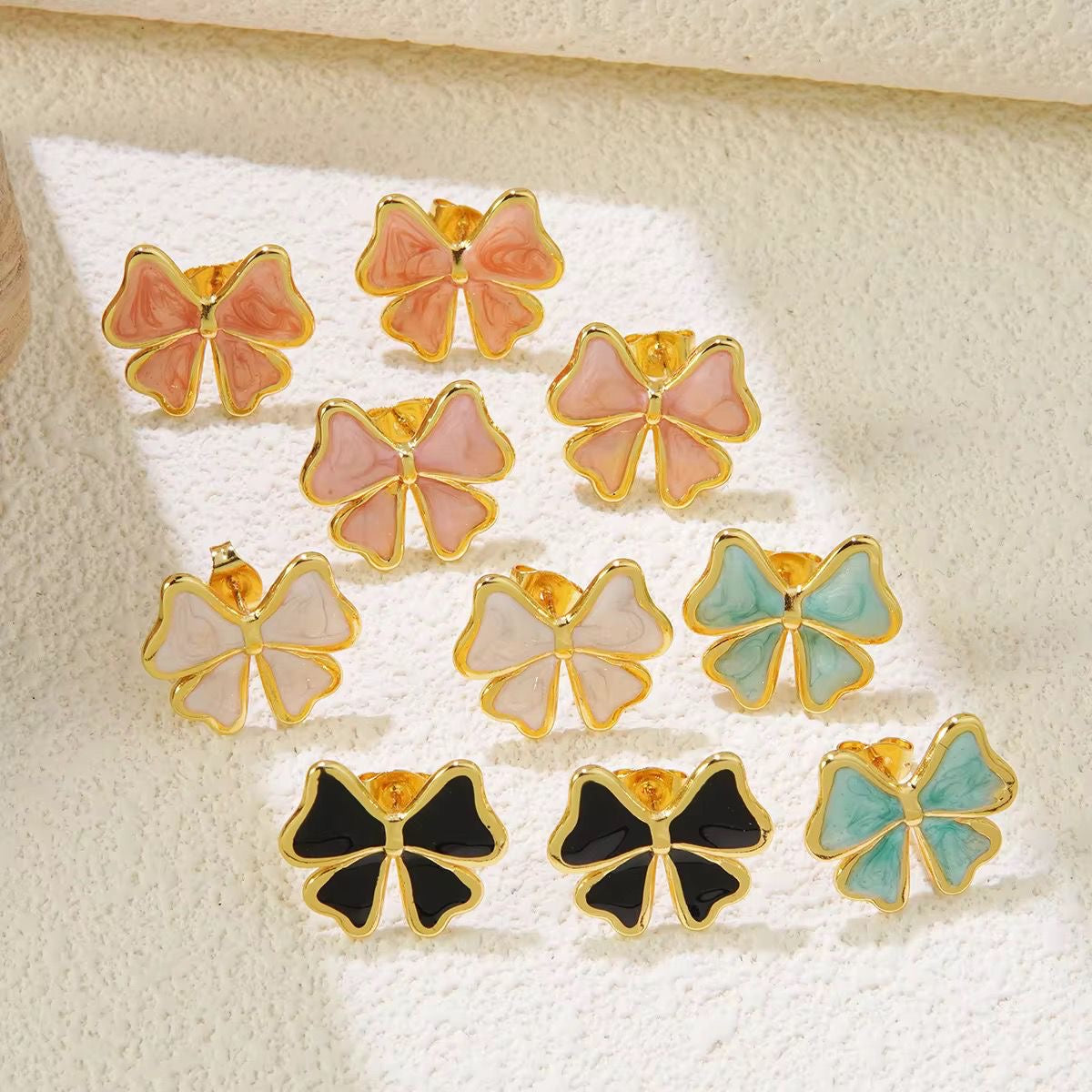 Disty Bow Studs -Black