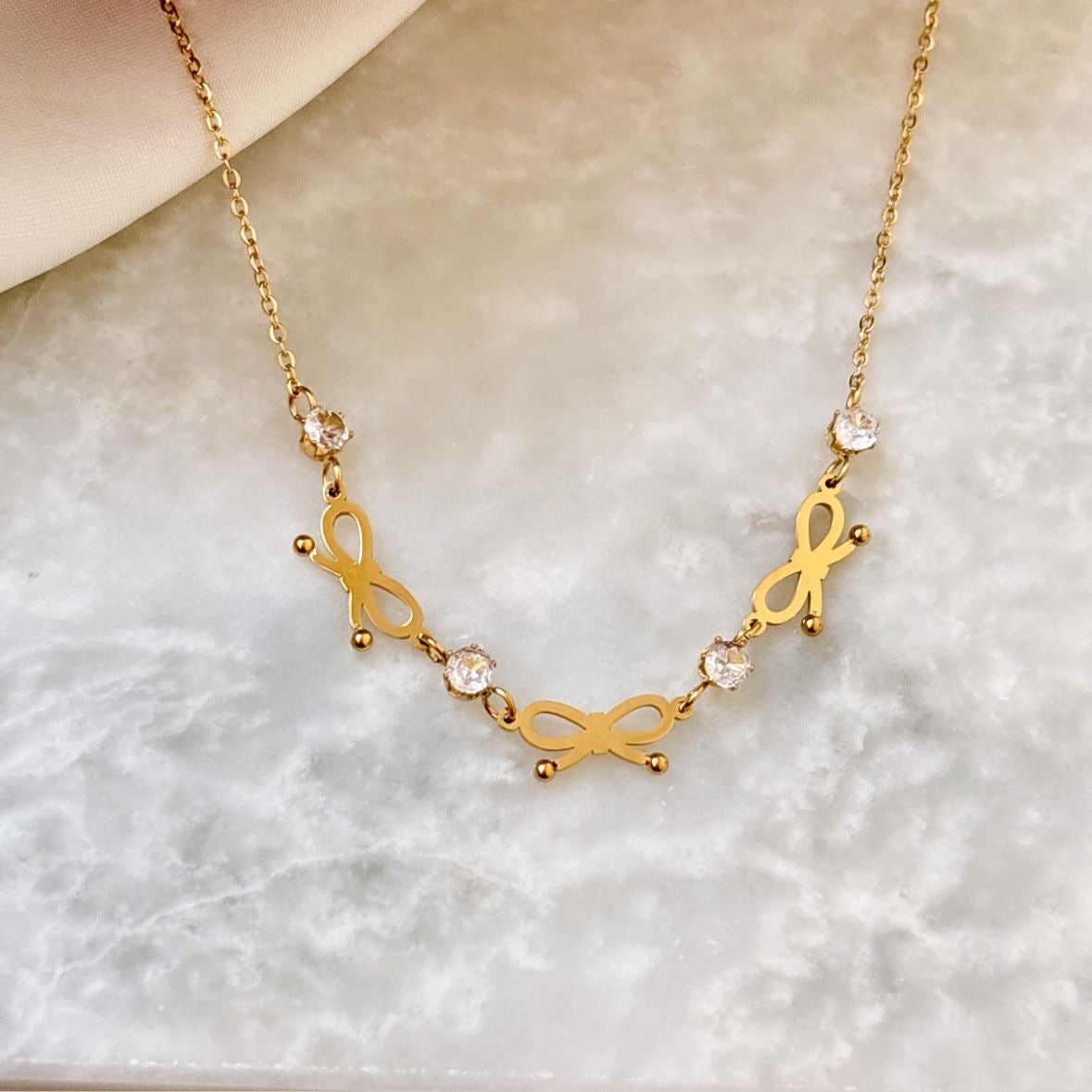 Bow Loops Cz Necklace -18K