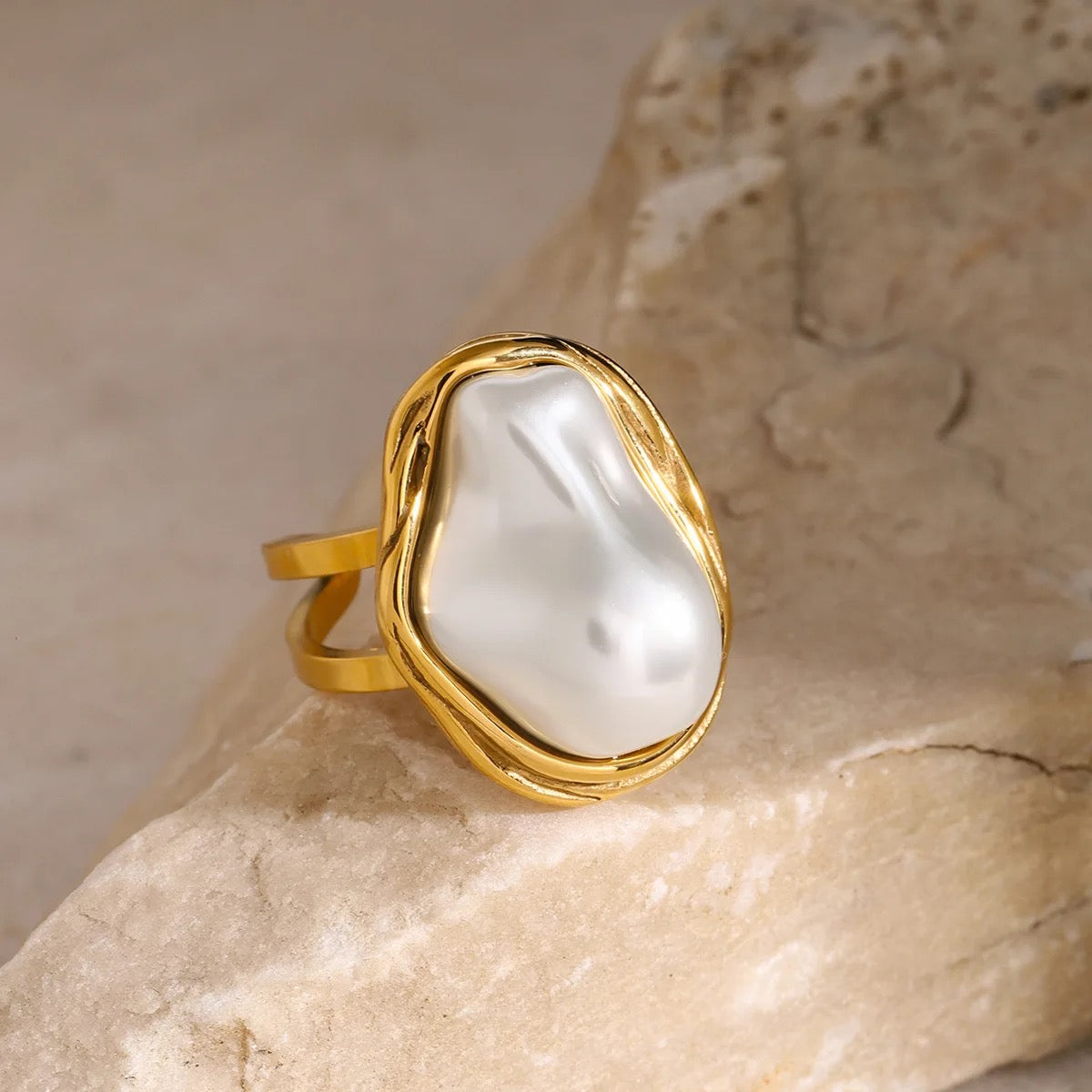 Irregular Baroque Pearl Ring -18K