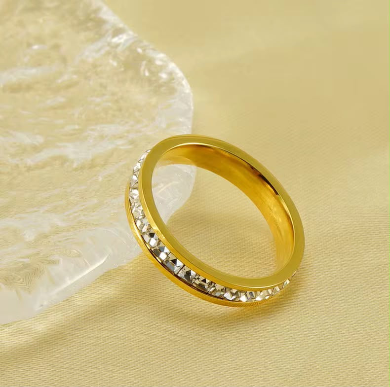 Glitz Band Ring