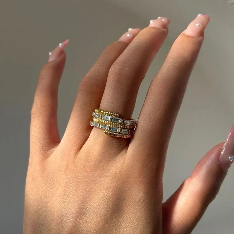 Stardust Diamanté Ring -18K