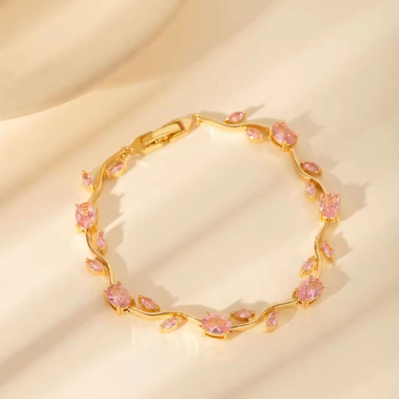 Élan Signature Bracelet -Blush Pink