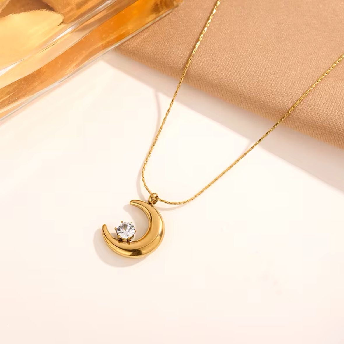 Moon Diamond Necklace -18K