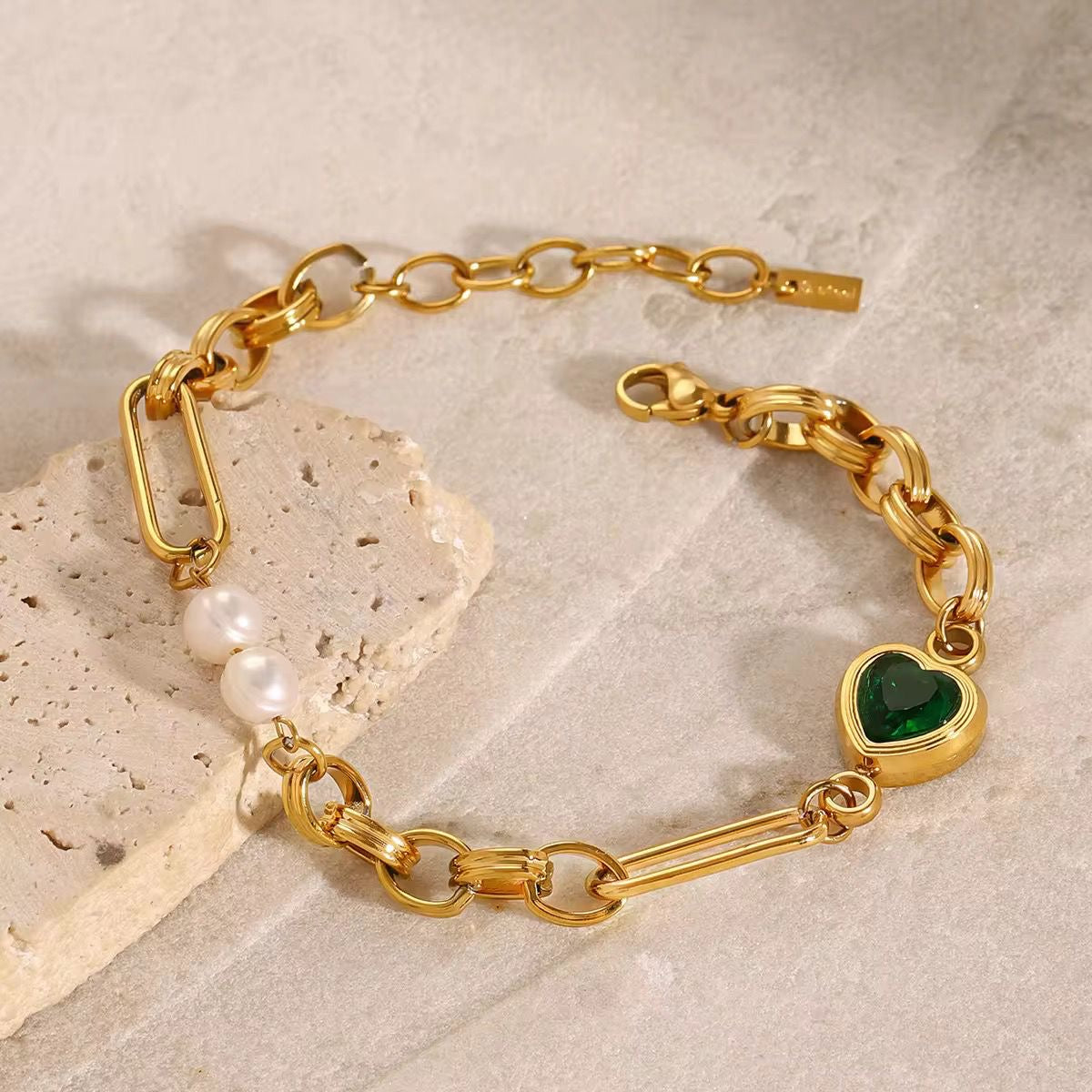 Emerald Love Pearl Bracelet -18K