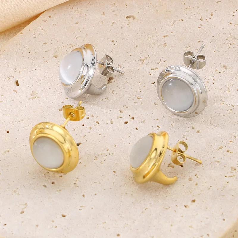 Anna Chic Shell Studs