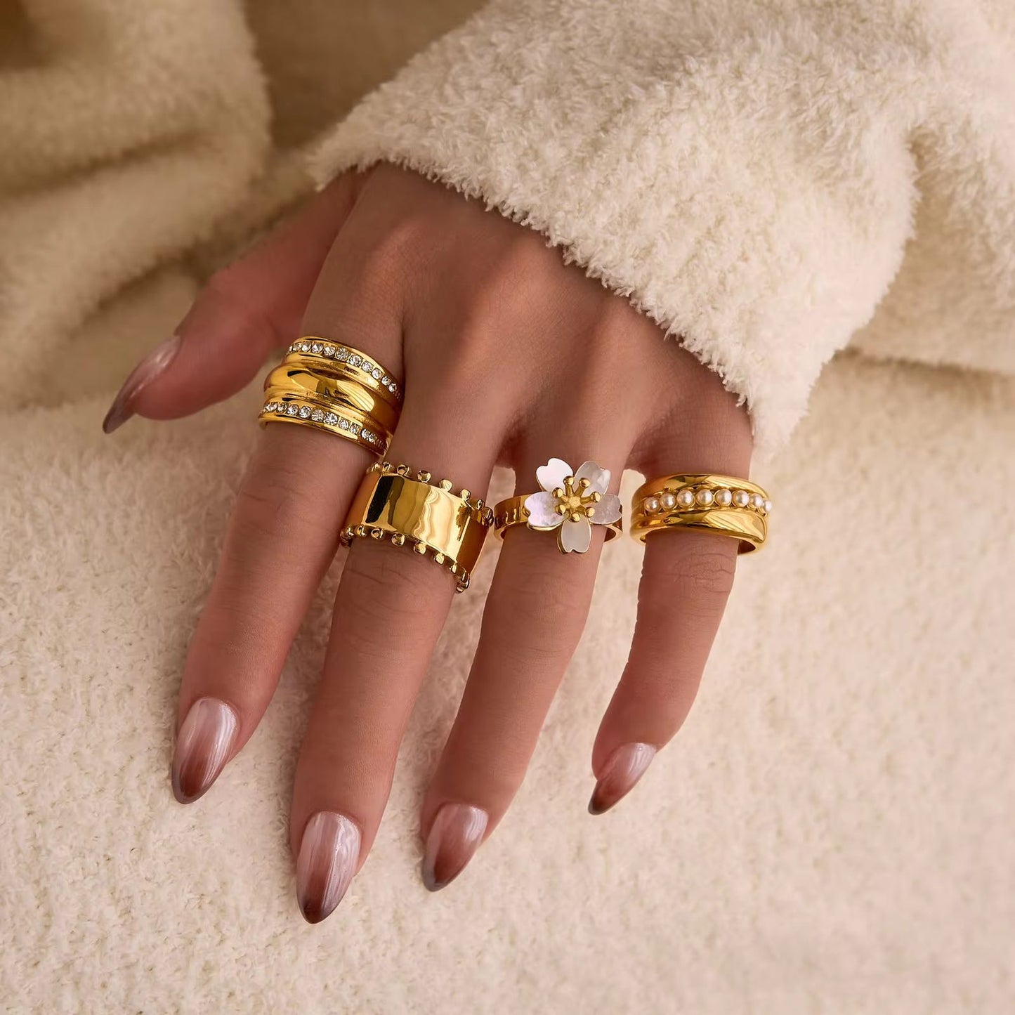 Dellah Lux Ring