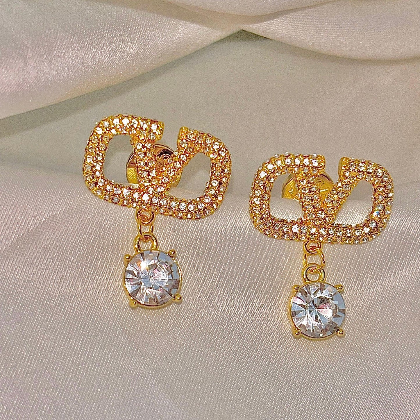 V-Swarovski Crystal Diamond Drop Studs