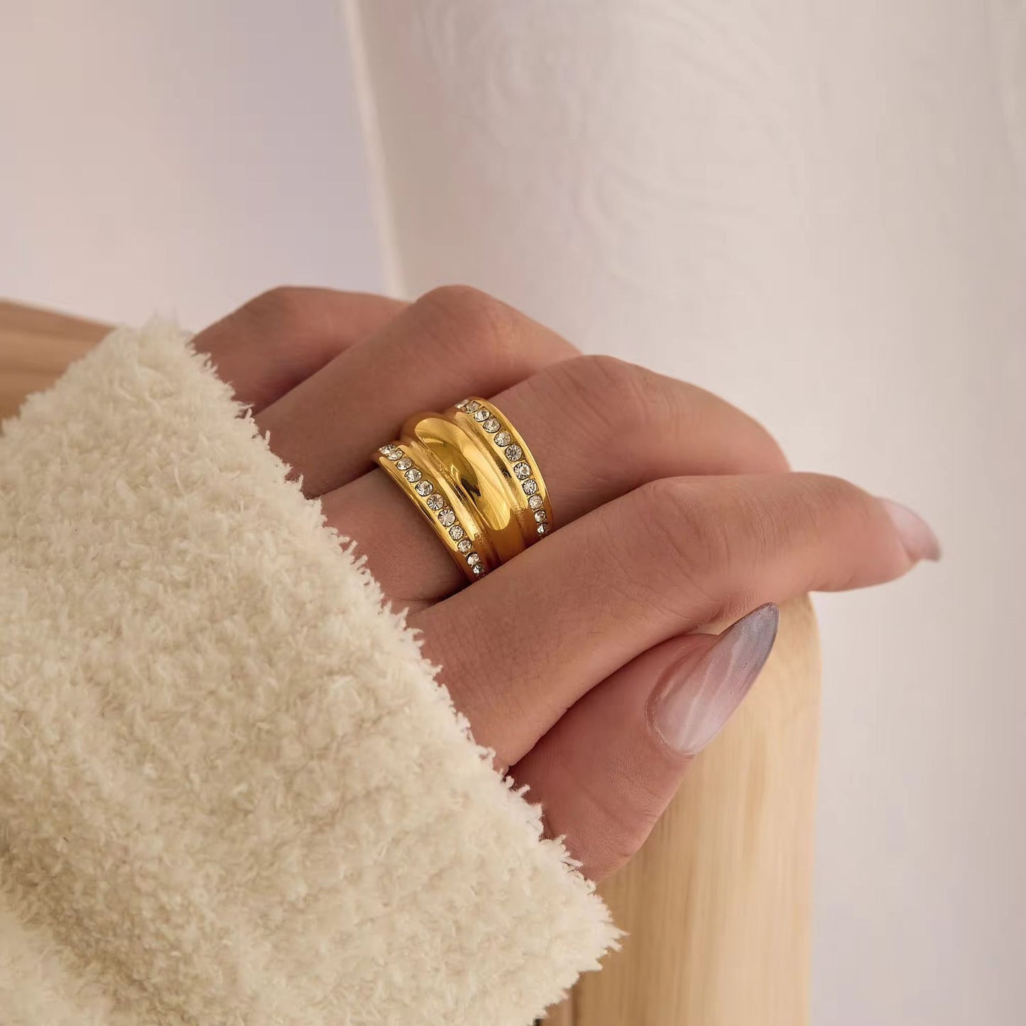 Dellah Lux Ring