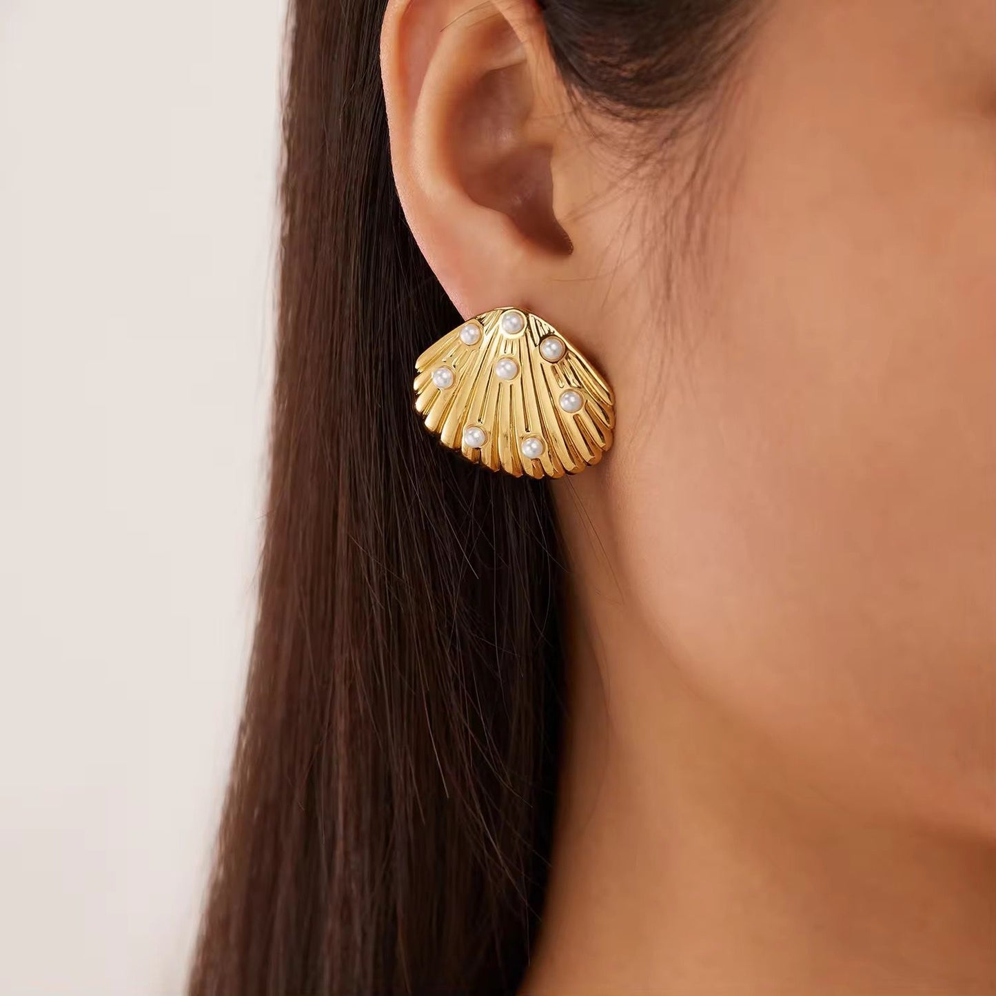 Pearly Scallop Studs