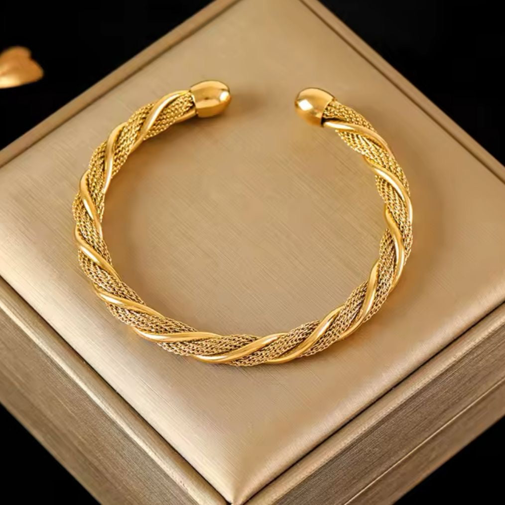 Luxe Twisted Bracelet -18K