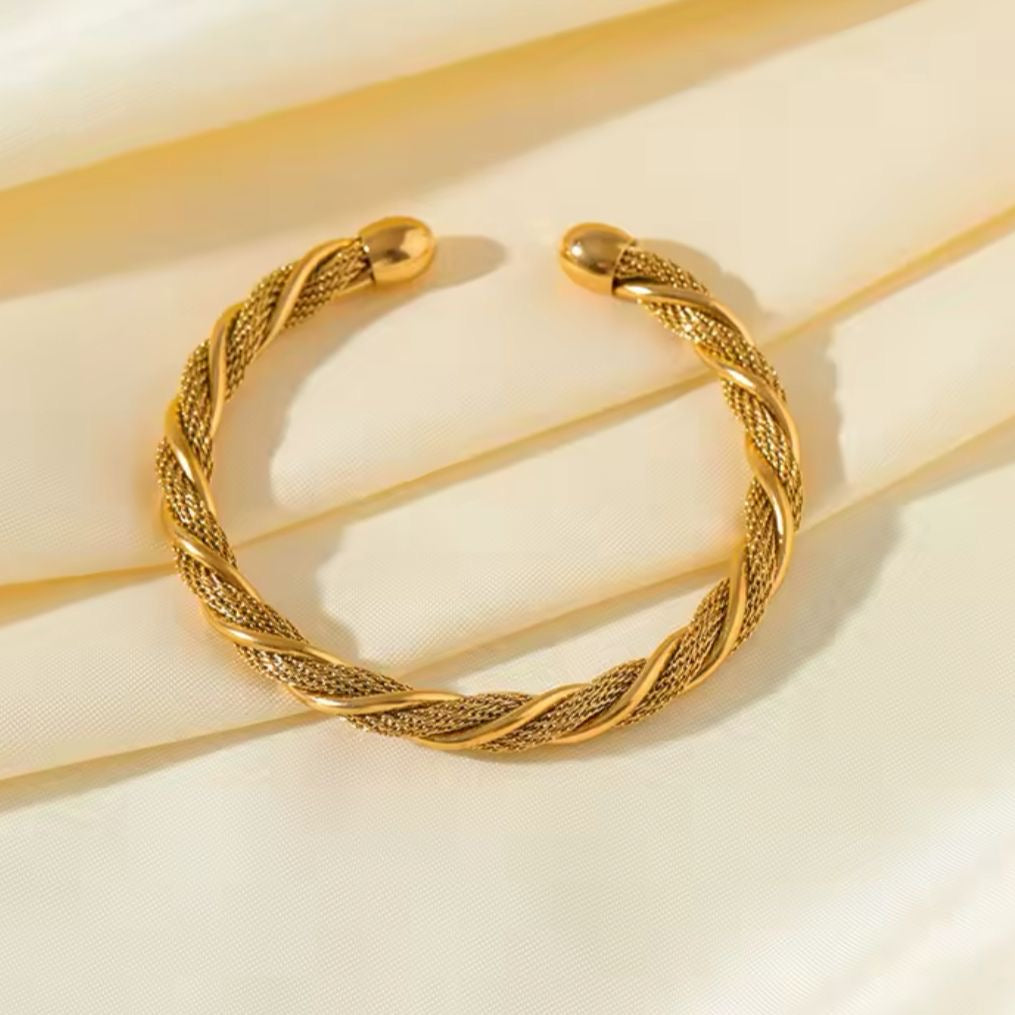 Luxe Twisted Bracelet -18K