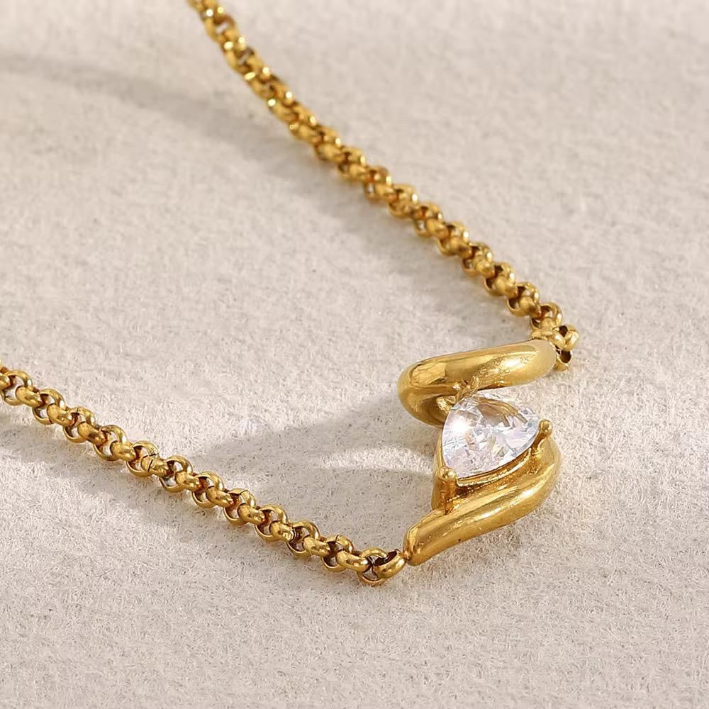 Ećlat Necklace